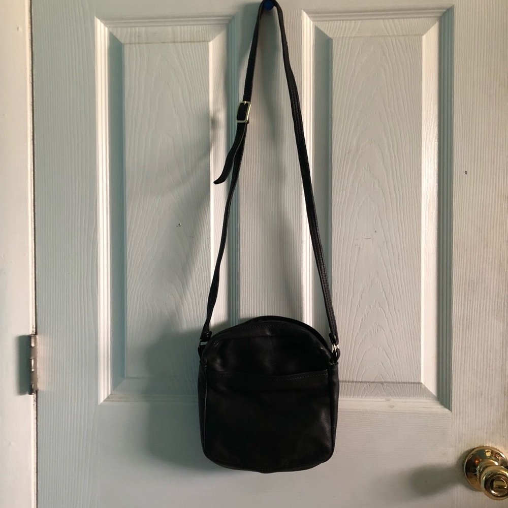 Black crossbody purse